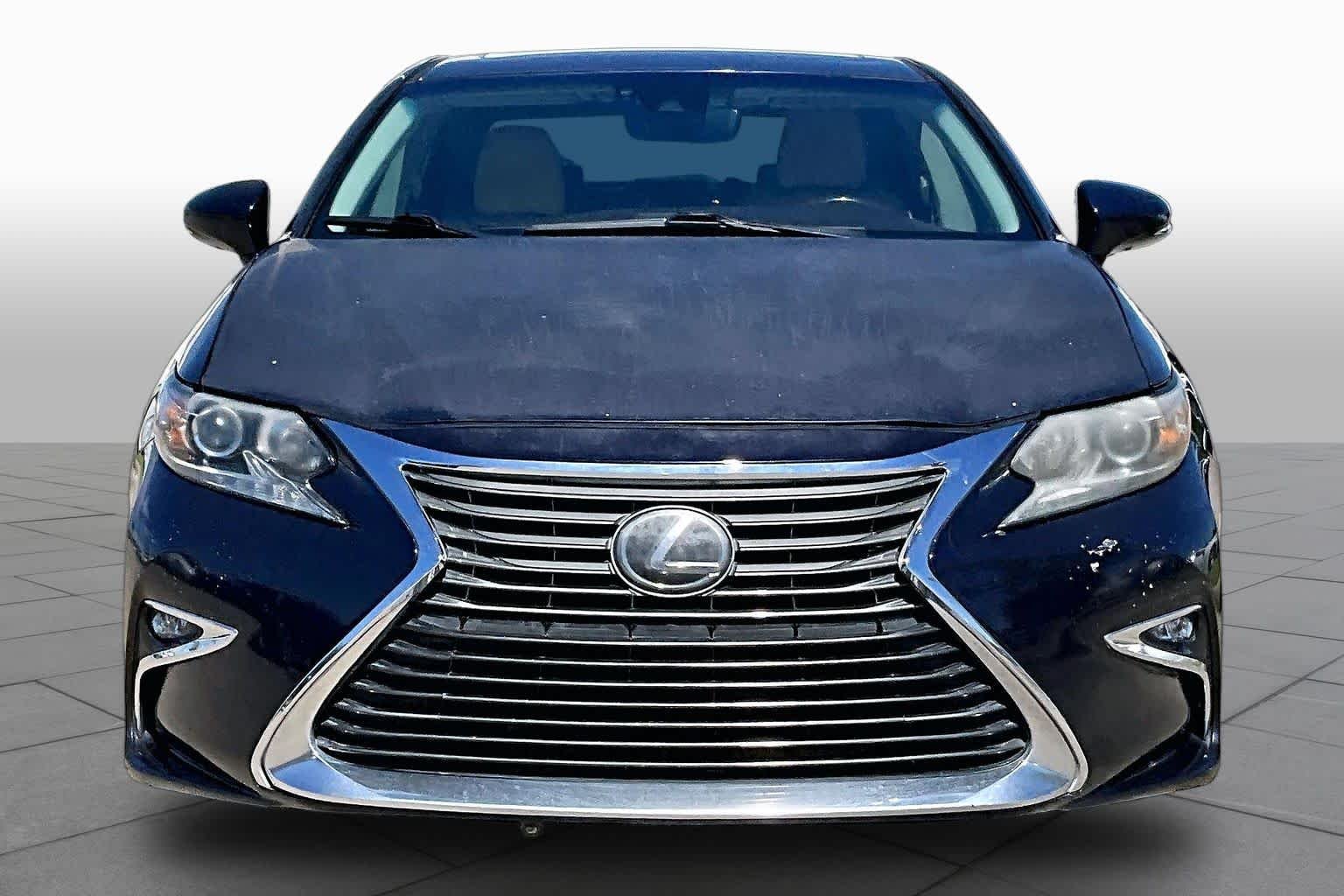 Used 2018 Nightfall Mica Lexus  image 4