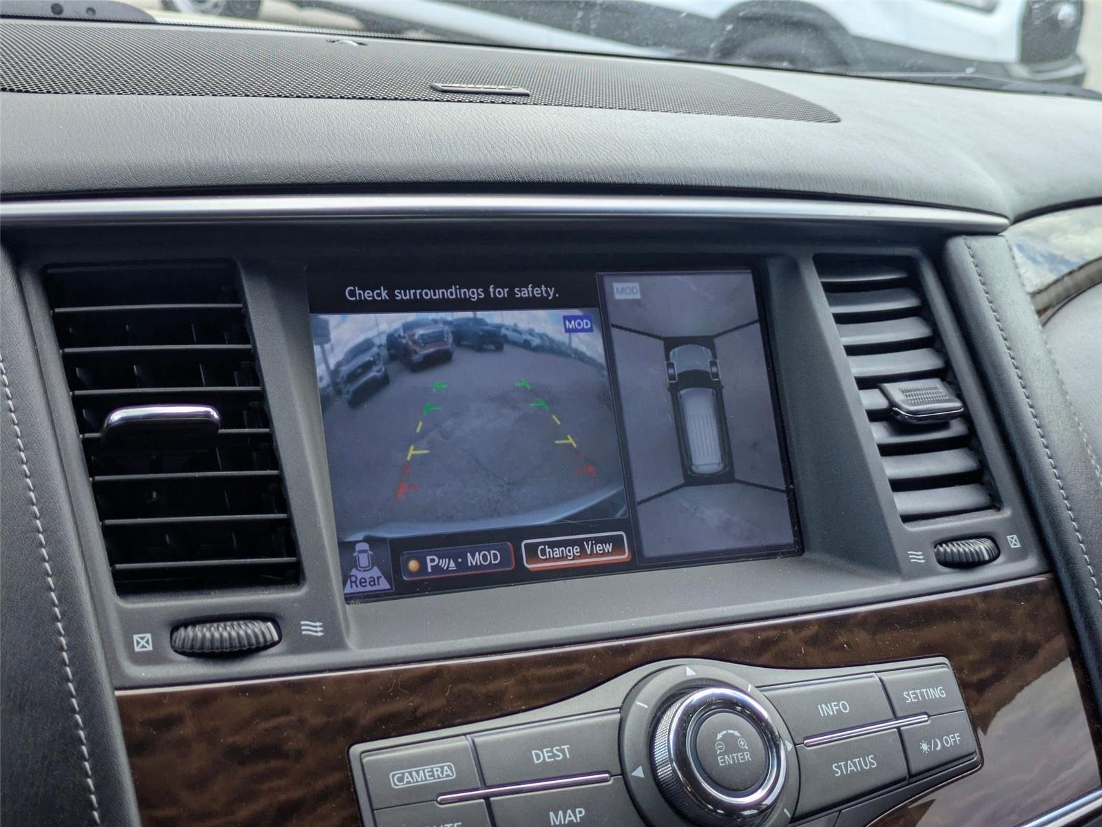 Used 2017 Brilliant Silver Nissan Platinum image 21