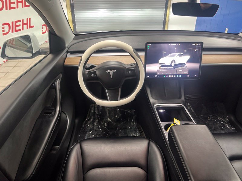 Used 2022  Tesla Long Range image 29