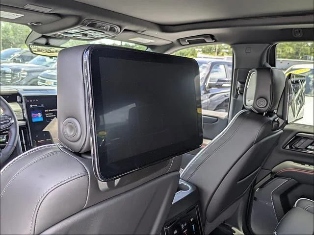 2026 GMC Yukon AT4 Ultimate - Photo 16
