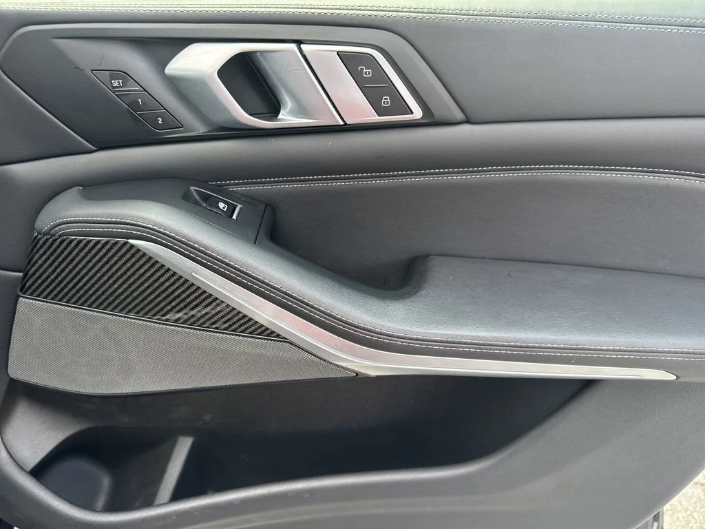 Used 2021 Black BMW M50i image 14