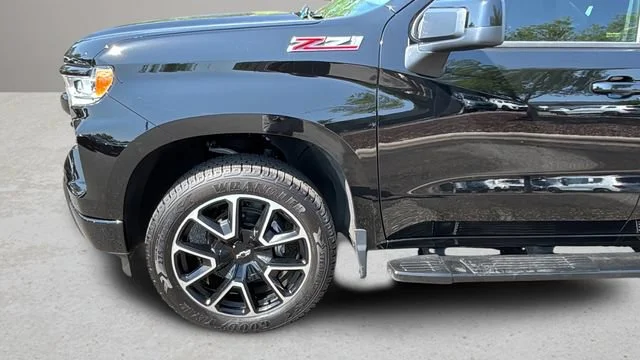 Used 2025 Black Chevrolet RST image 34