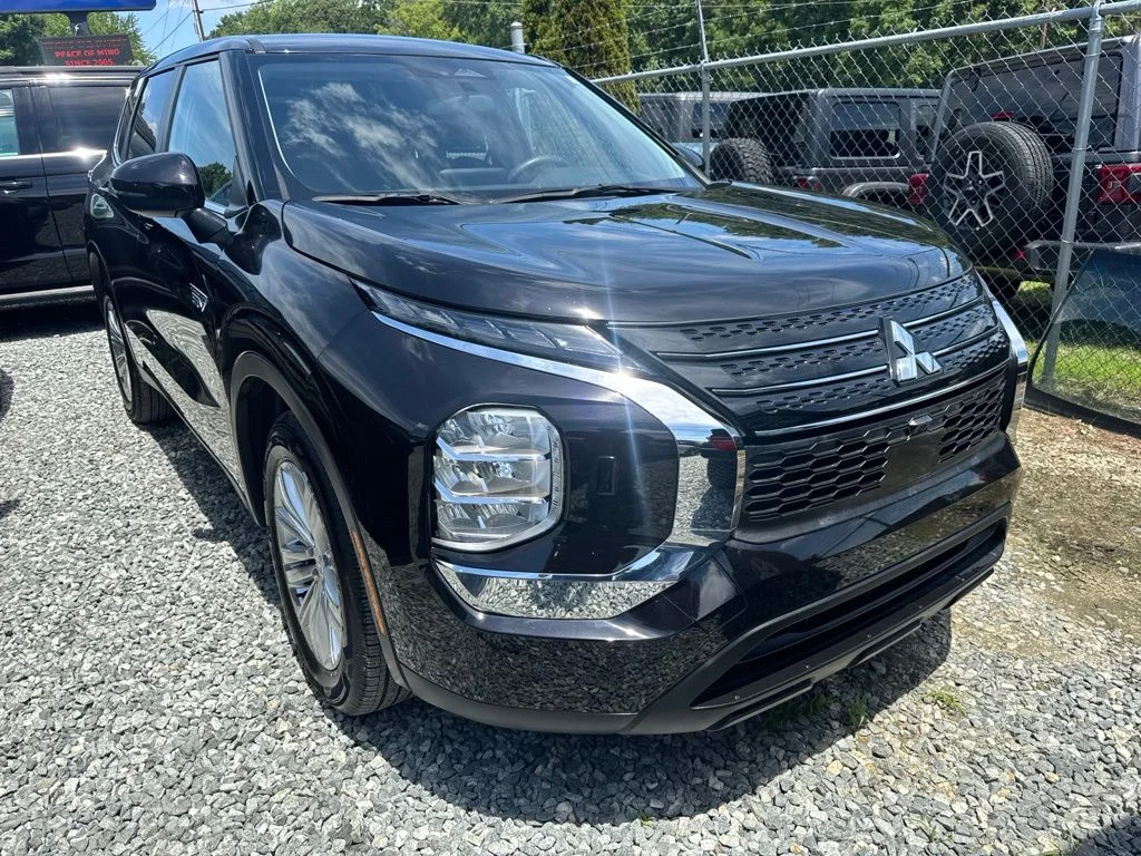 Used 2025 Black Mitsubishi ES image 2