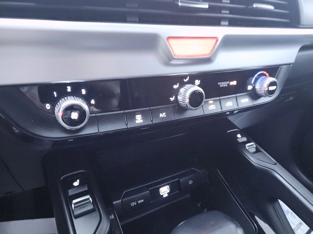 Used 2020 Silver Kia S image 18