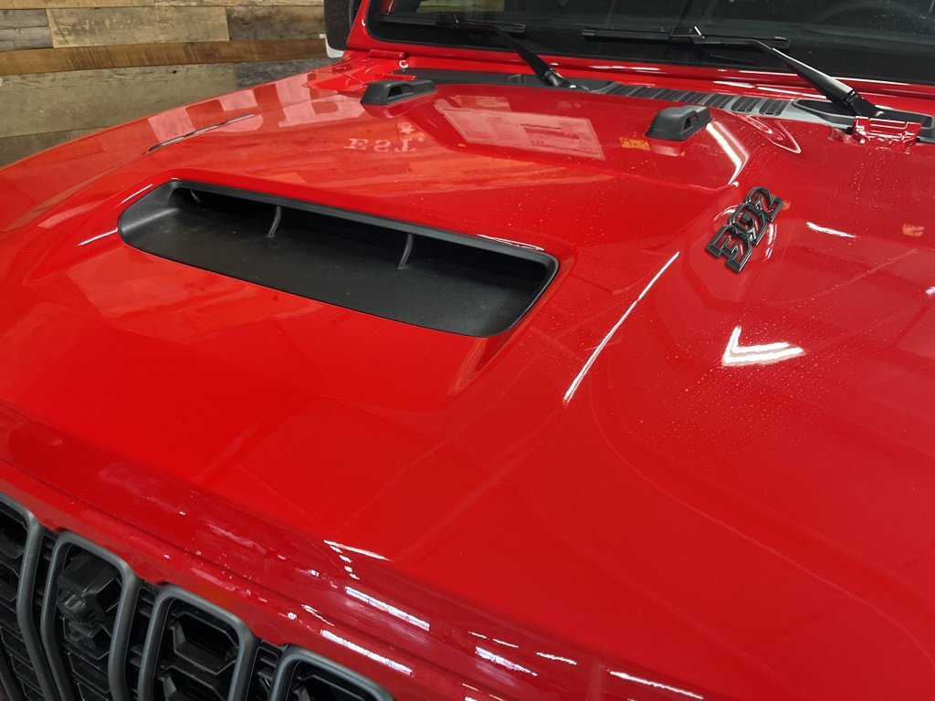 New 2026 Firecracker Red Clear-Coat Exterior Paint Jeep Moab 392 image 10