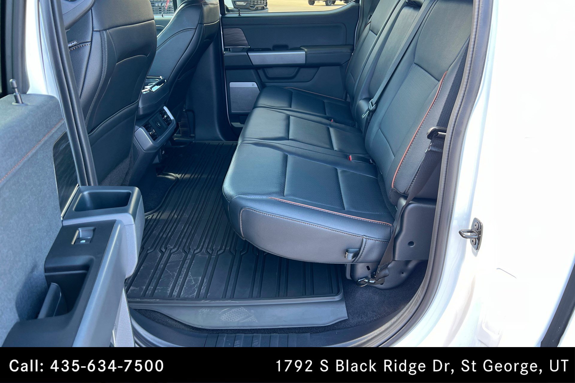 Used 2026 OXFORD WHITE Ford LARIAT image 22