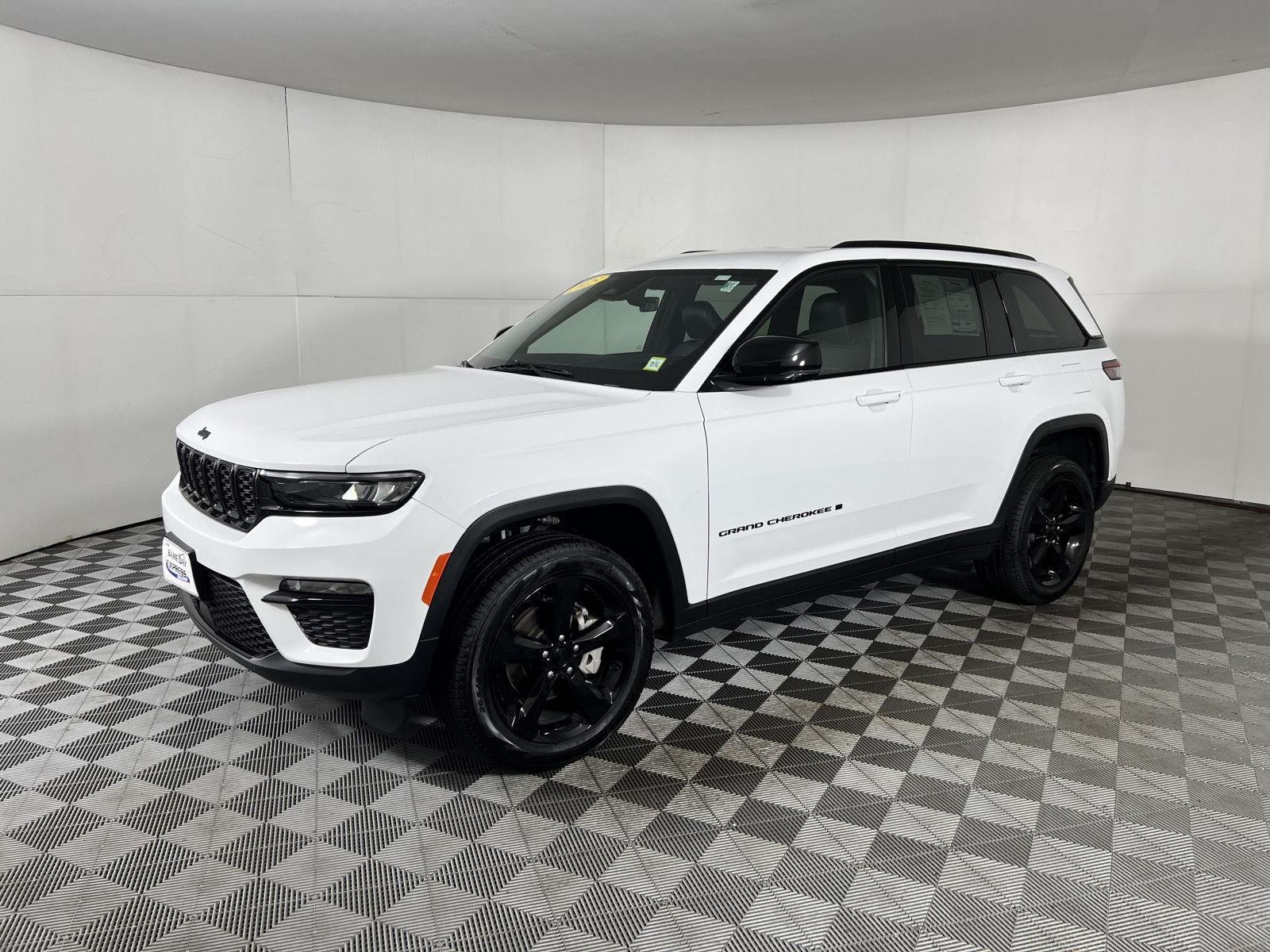 Used 2025 Bright White Clearcoat Jeep Limited image 5