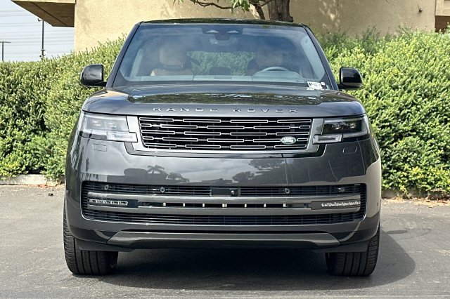 New 2027 Carpathian Grey Land Rover SE image 8