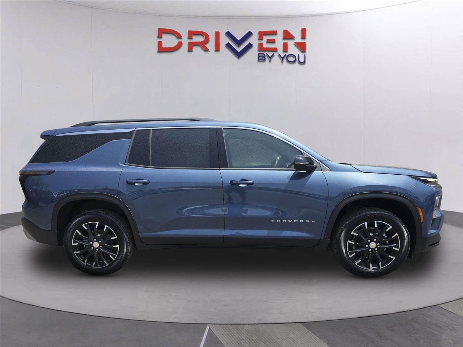 2026 Chevrolet Traverse LT - Photo 3