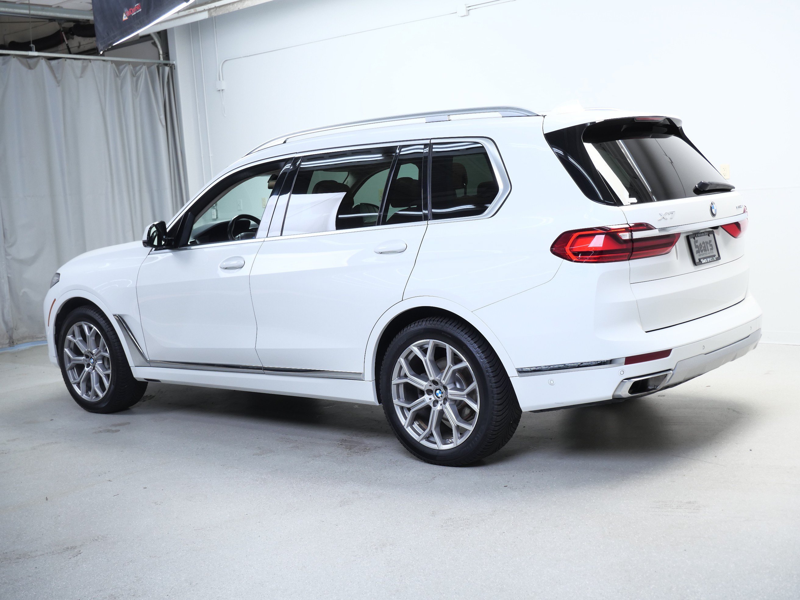 Used 2019 Alpine White BMW xDrive40i image 11