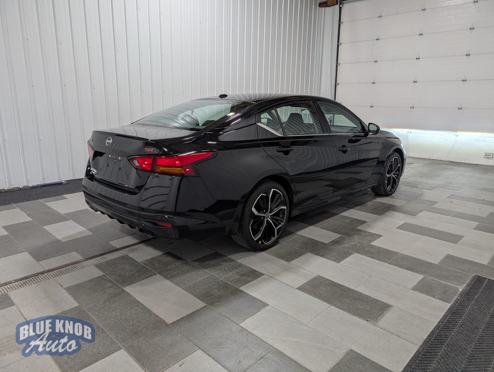 2024 Nissan Altima 2.5 SR photo 3