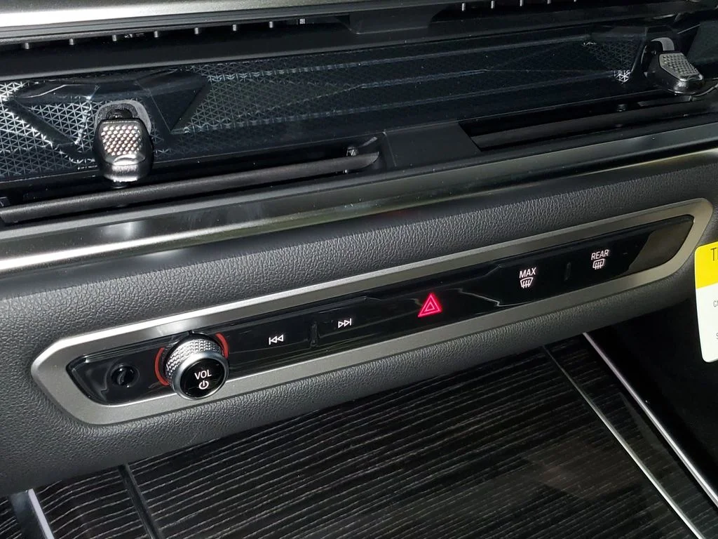 New 2027 Black BMW xDrive40i image 24