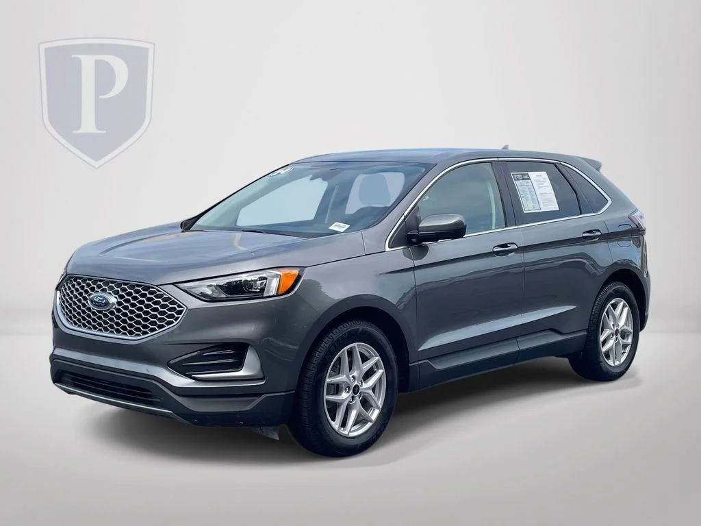 Used 2024 Gray Ford SEL image 4
