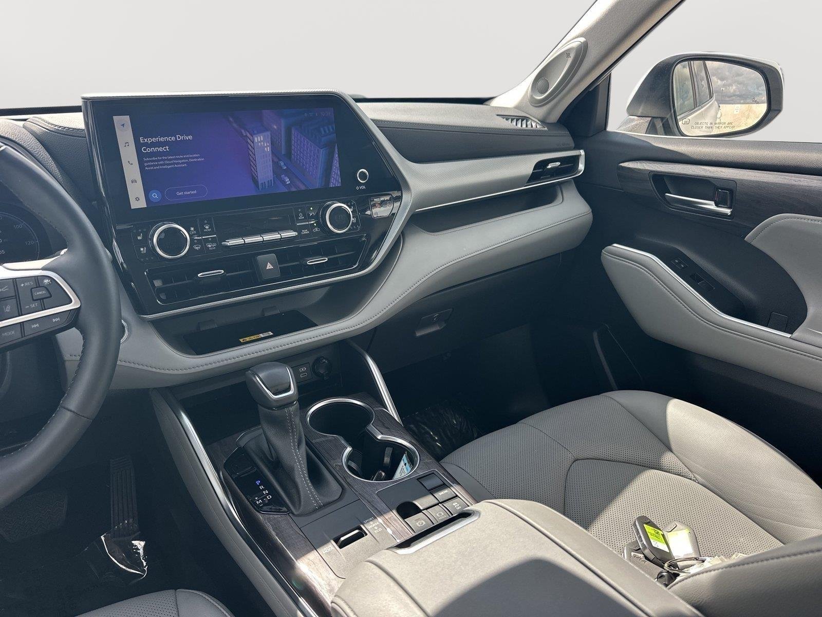 Used 2023 Wind Chill Pearl Toyota Platinum image 30
