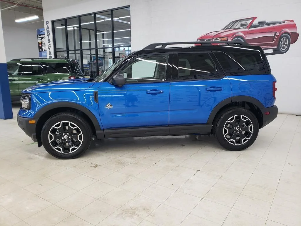 New 2025 Velocity Blue Metallic Ford Outer Banks® image 4