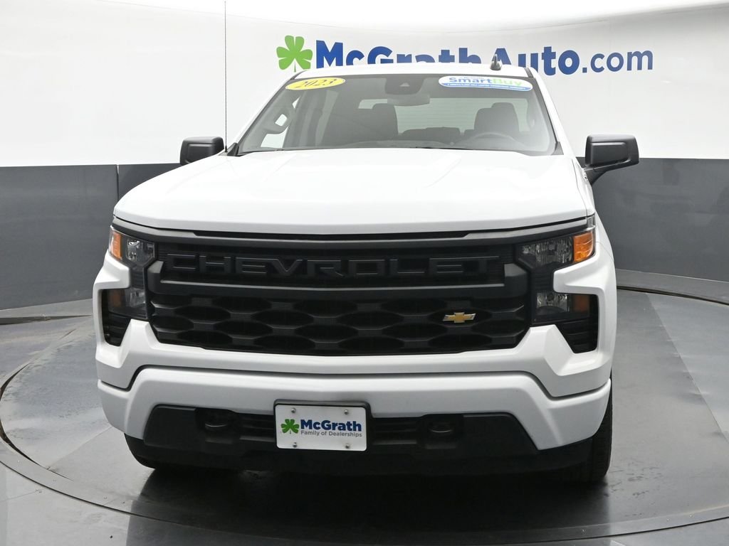 Used 2023 White Chevrolet Custom image 6