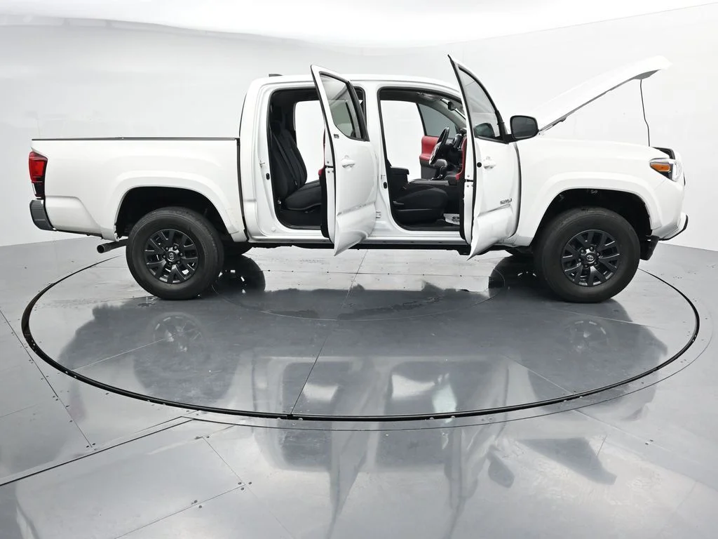 Used 2023 White Toyota SR5 image 37