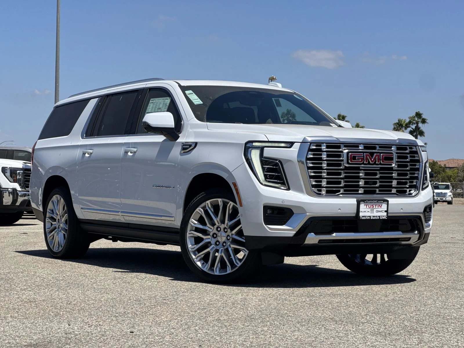 2026 GMC Yukon XL Denali - Photo 10