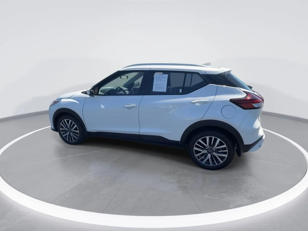 Used 2024 White Nissan SV image 5