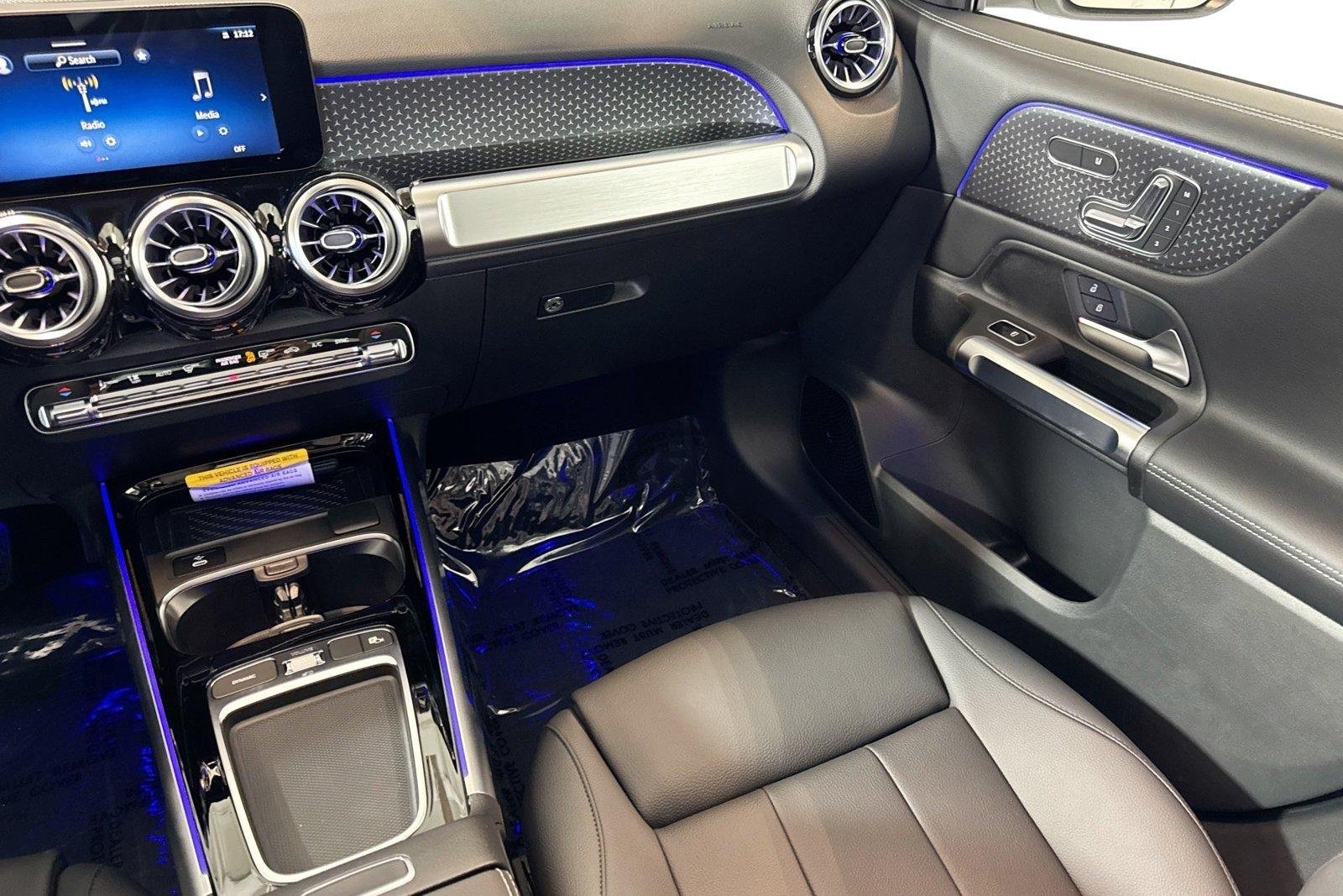 New 2026 Polar White Mercedes-Benz GLB 250 image 21