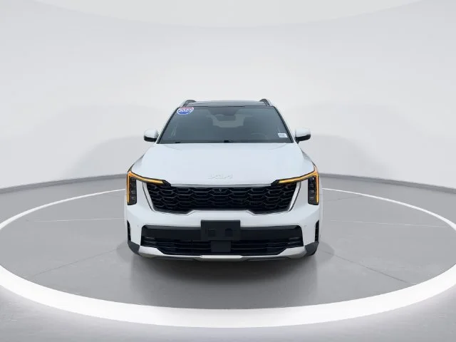 Used 2025 White Kia SX Prestige image 2