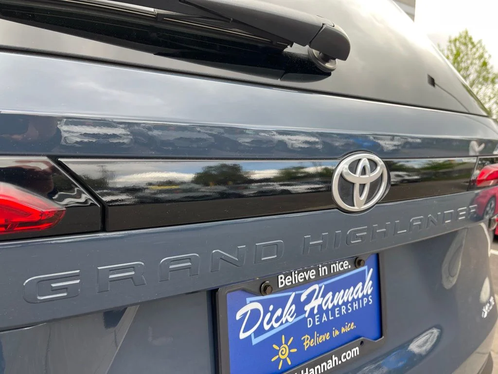 Used 2024 White Toyota XLE image 10