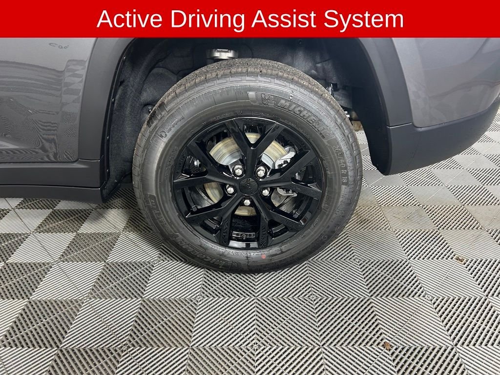 New 2026 Baltic Gray Metallic Clearcoat Jeep Altitude image 18
