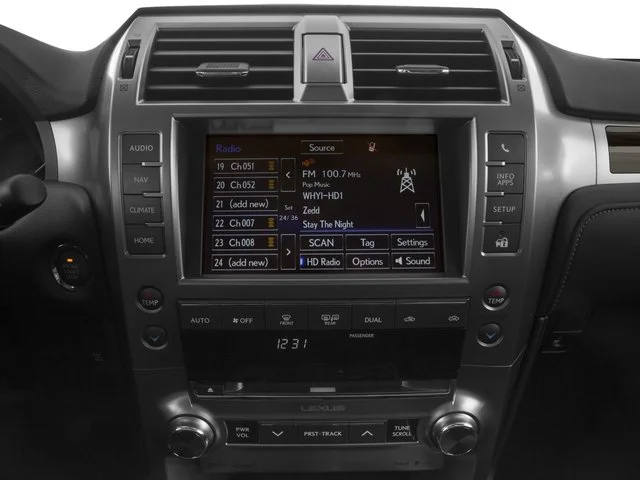 Used 2017 Starfire Pearl Lexus 460 image 10