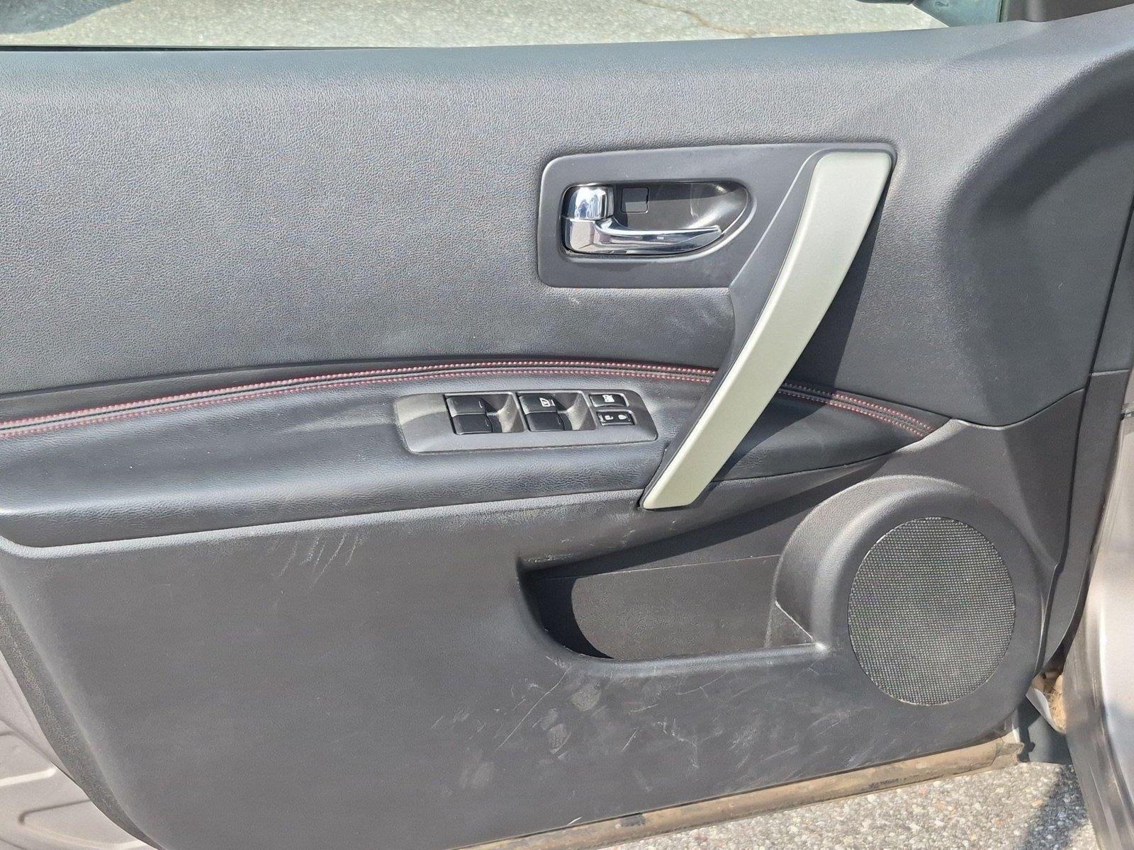 Used 2012 Platinum Graphite Nissan SL image 15