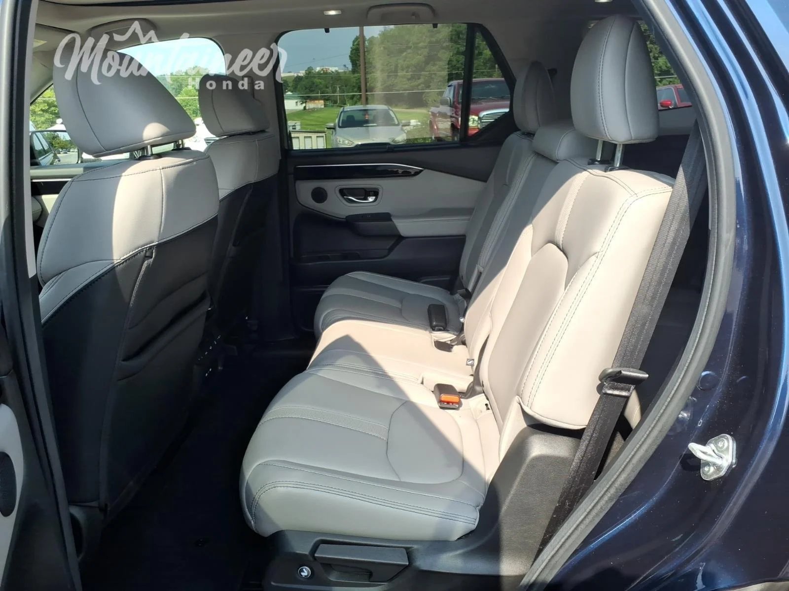 Used 2025 Obsidian Blue Pearl Honda Touring image 16