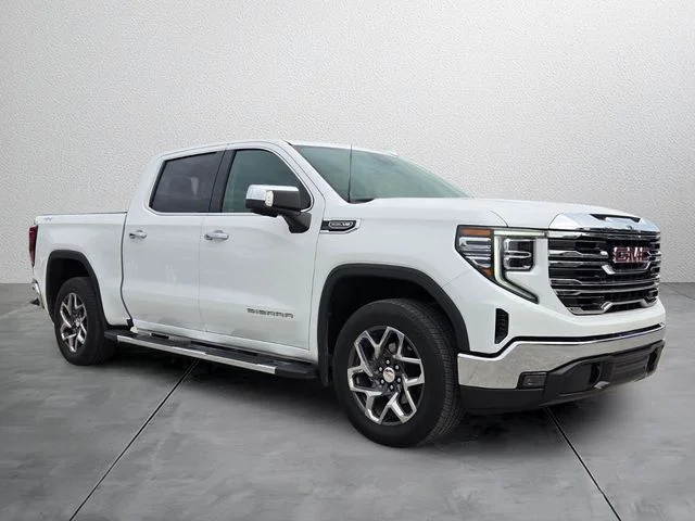 Used 2024 White GMC SLT image 6