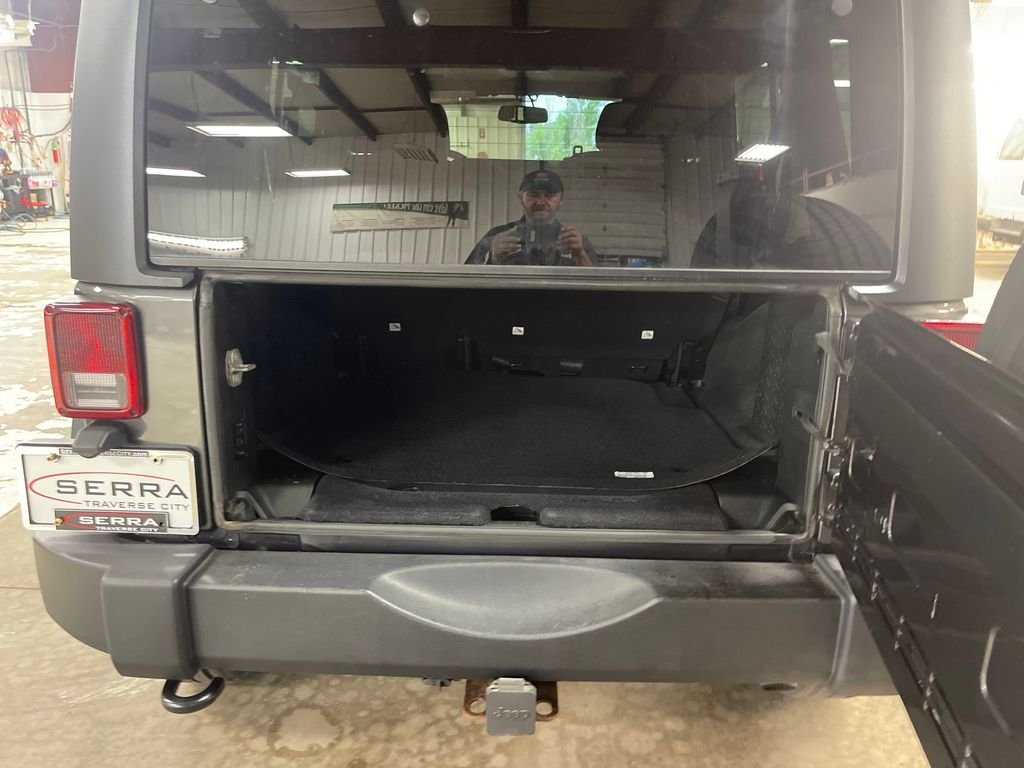 Used 2018 Gray Jeep Unlimited Sport image 26
