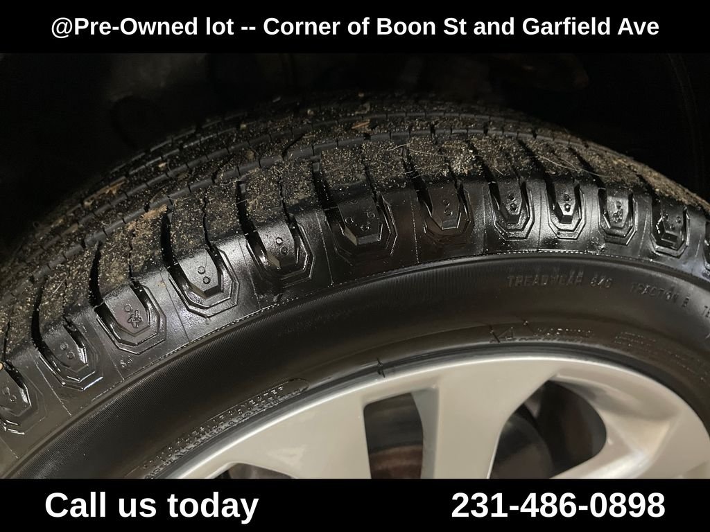 Used 2013 Black Nissan SL image 12