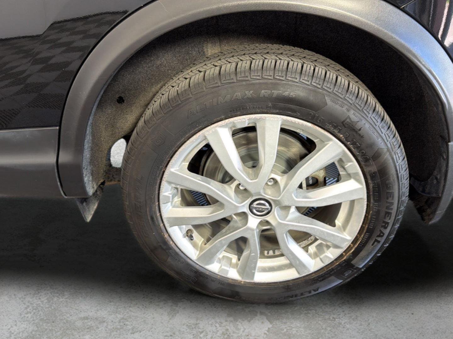 Used 2022 Magnetic Black Pearl Nissan SV image 15