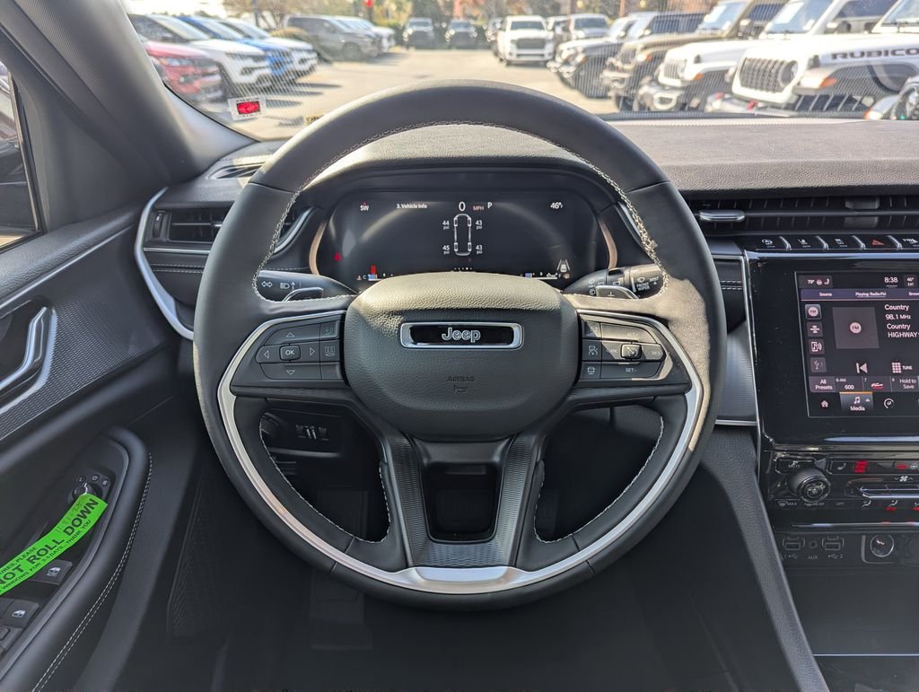 New 2025 Silver Zynith Exterior Paint Jeep Altitude X image 17