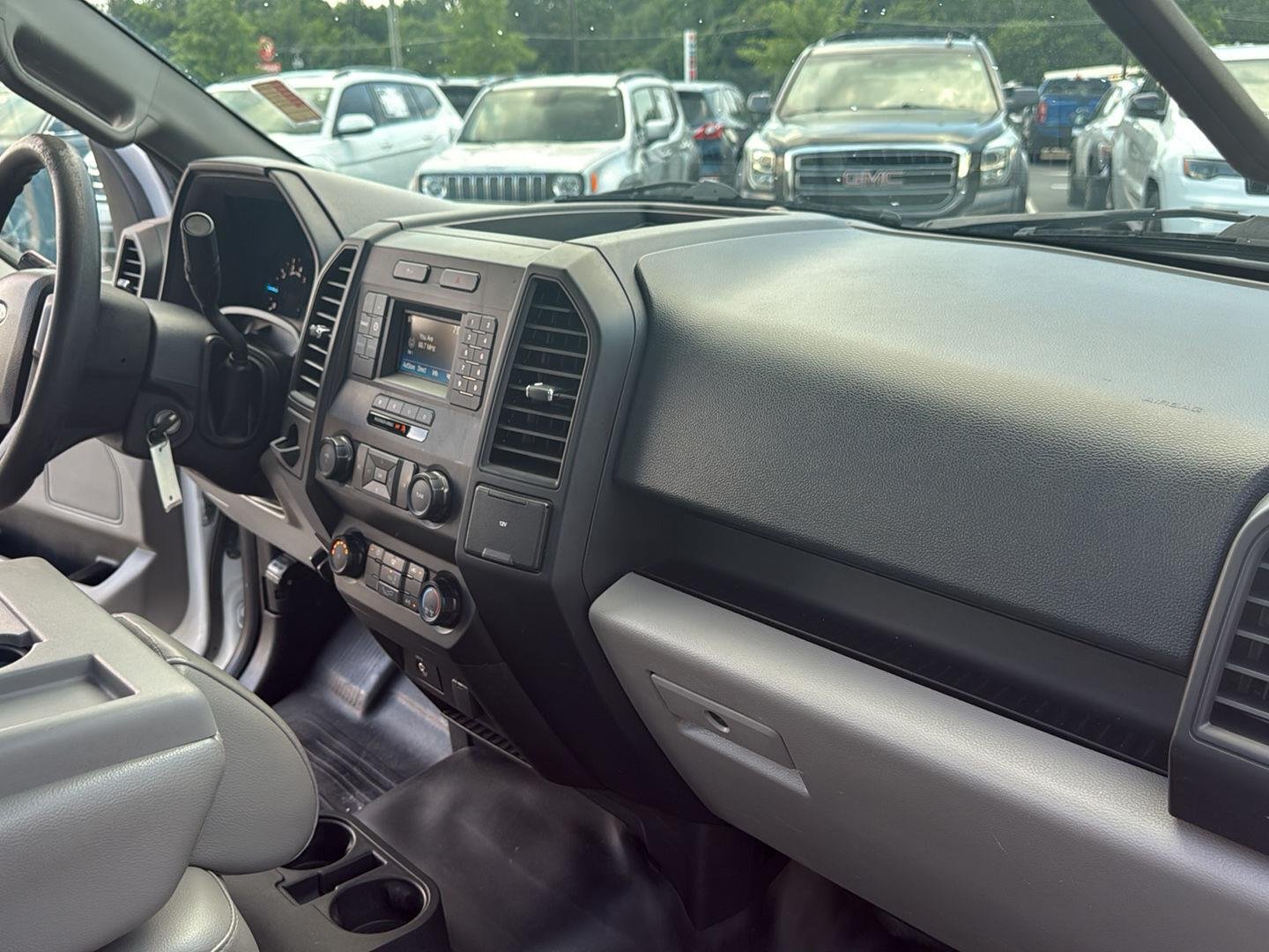 Used 2017 OXFORD WHITE FORD  image 27
