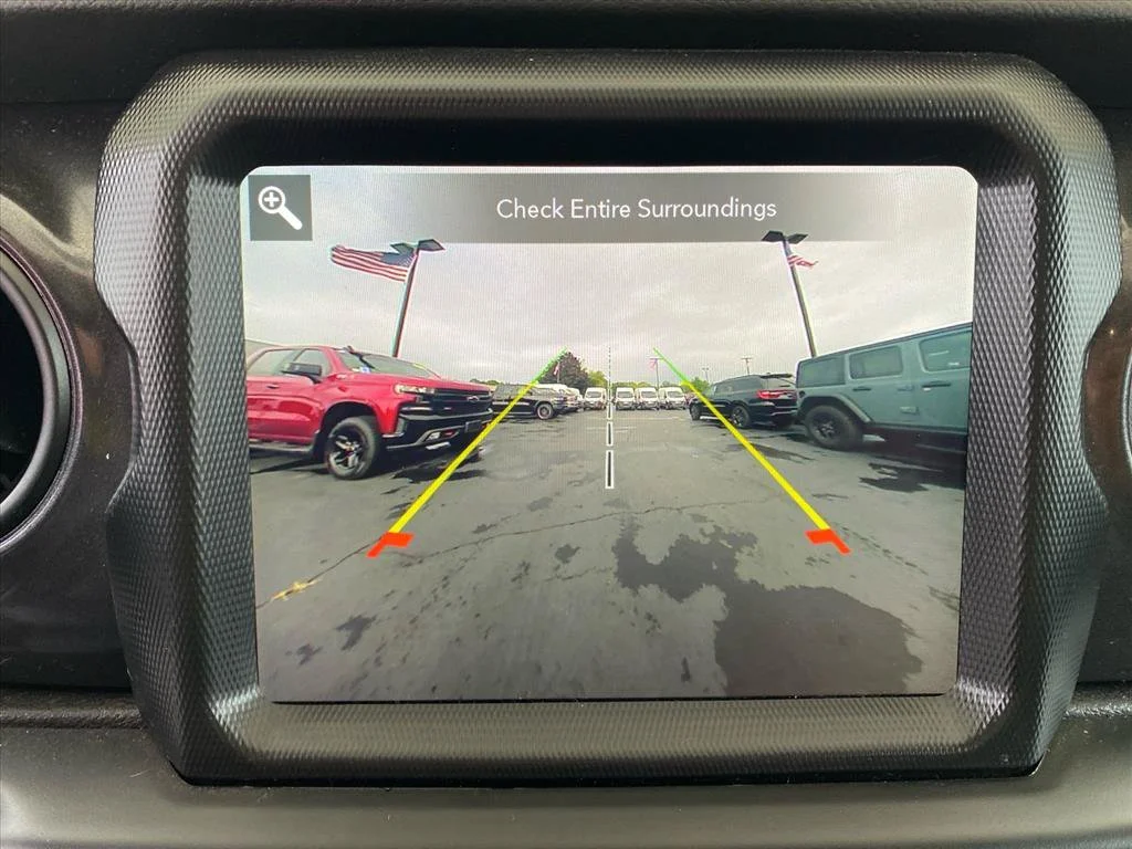 Used 2022 Black Clearcoat Jeep Altitude image 15