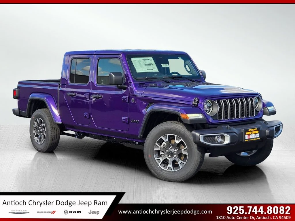 2026 Jeep Gladiator Sahara Auto's photo