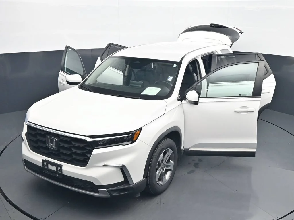 Used 2024 Platinum White Pearl Honda EX-L image 45