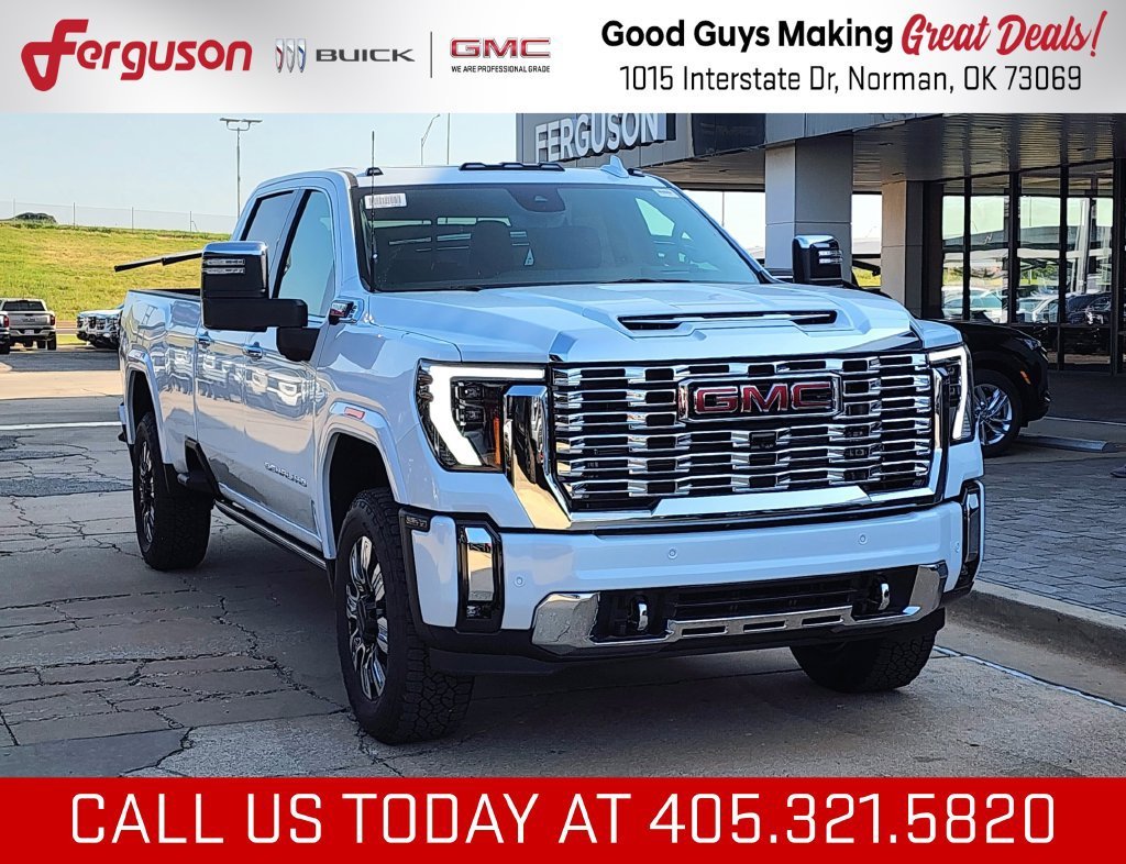 Glacier White Tricoat 2026 GMC Sierra 2500HD Pickup Truck Four-Wheel Drive