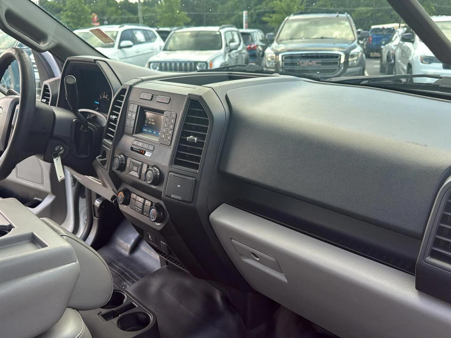 Used 2017 OXFORD WHITE FORD  image 27