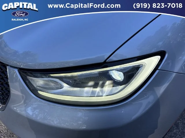 Used 2024 Silver Chrysler Touring L image 11