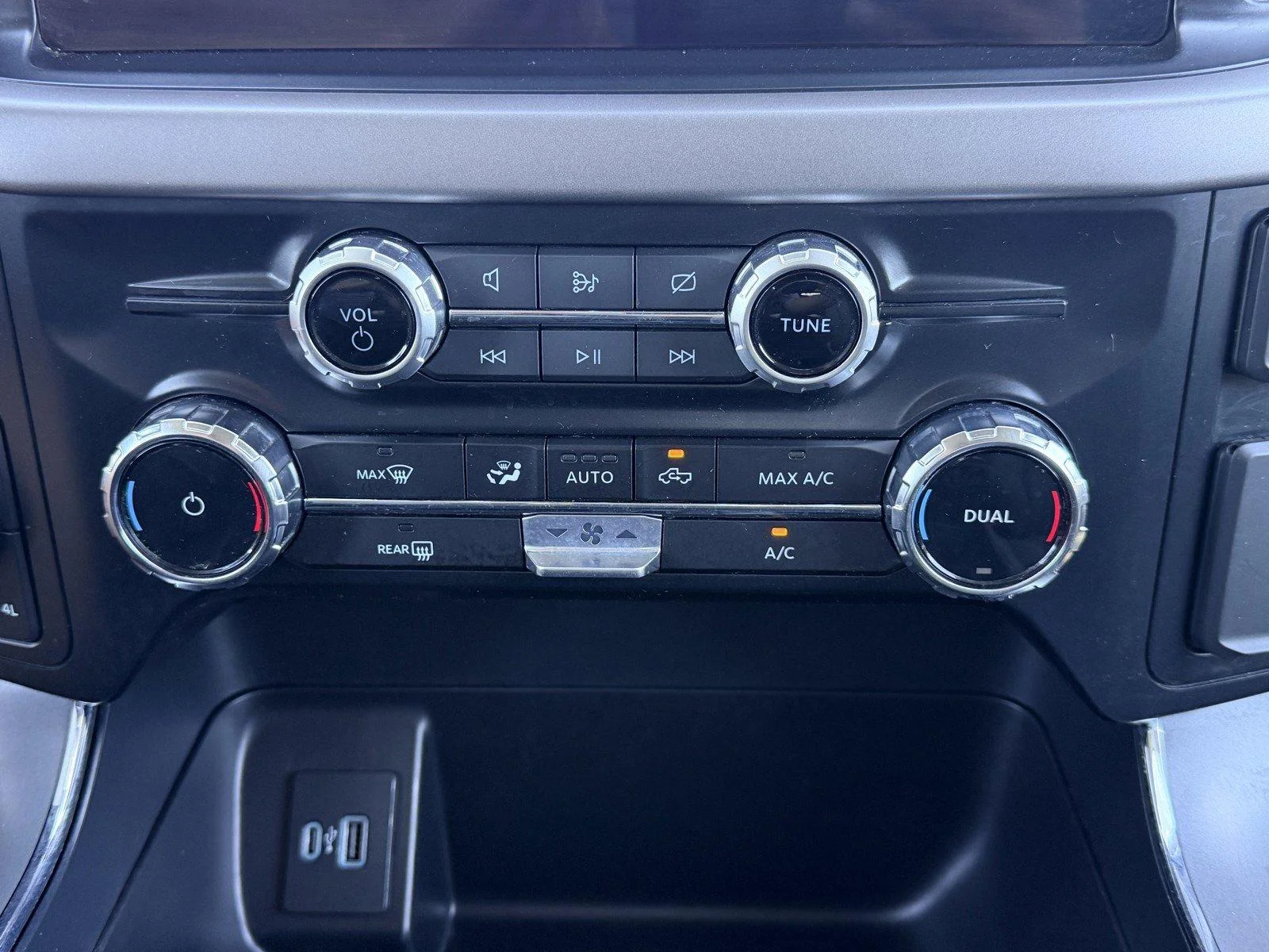 Used 2024  Ford XLT image 18