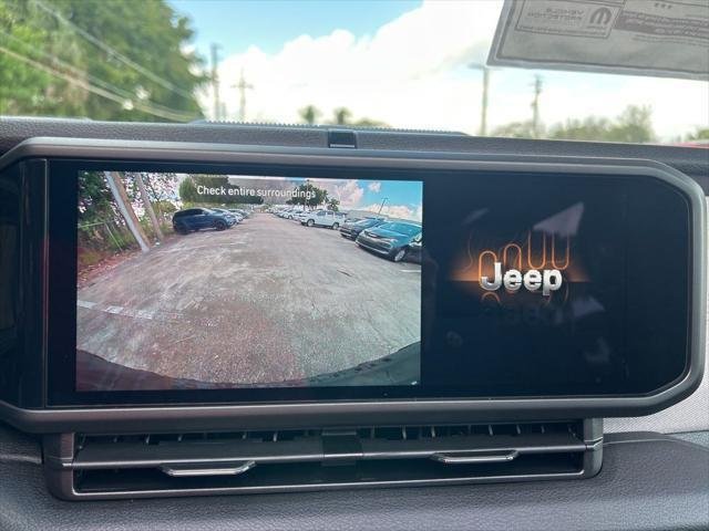 2025 Jeep Wrangler 4-Door Willys - Photo 15