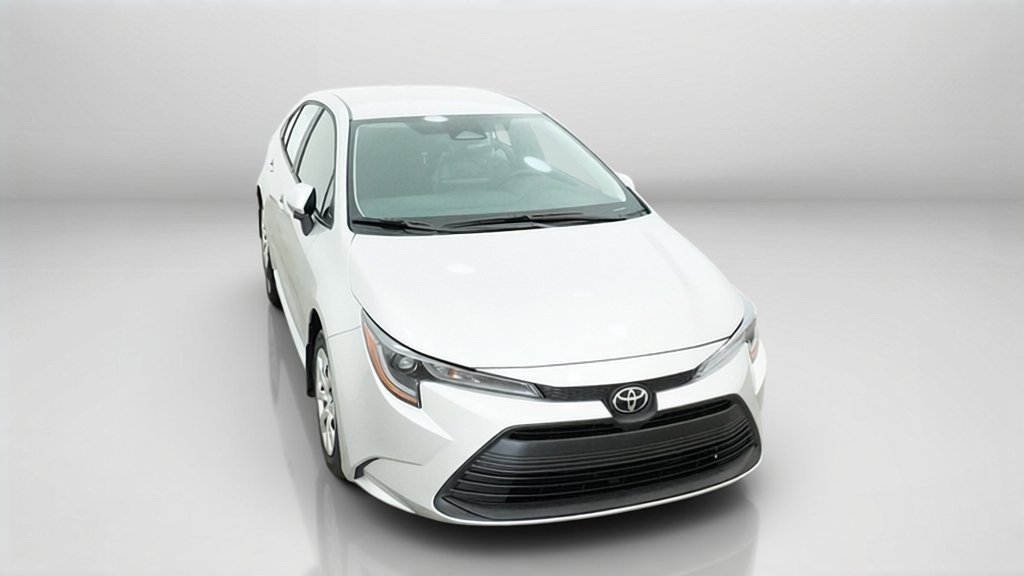 New 2027 Classic Silver Metallic Toyota LE image 4