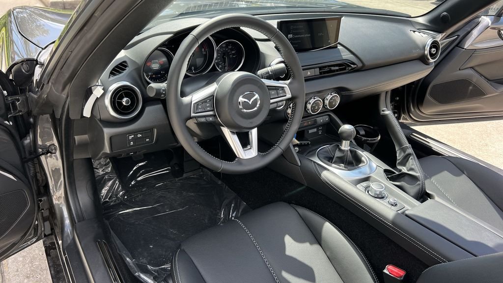 2025 Mazda MX-5 Miata RF Grand Touring - Photo 34