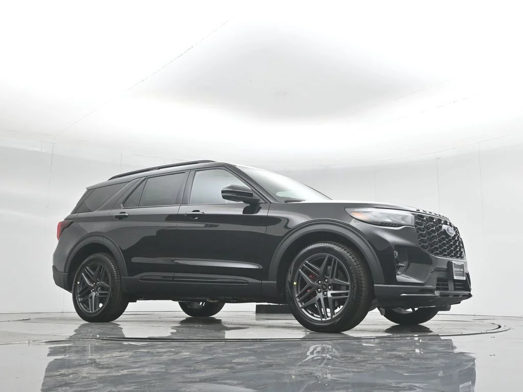 New 2026 Agate Black Metallic Ford ST image 3