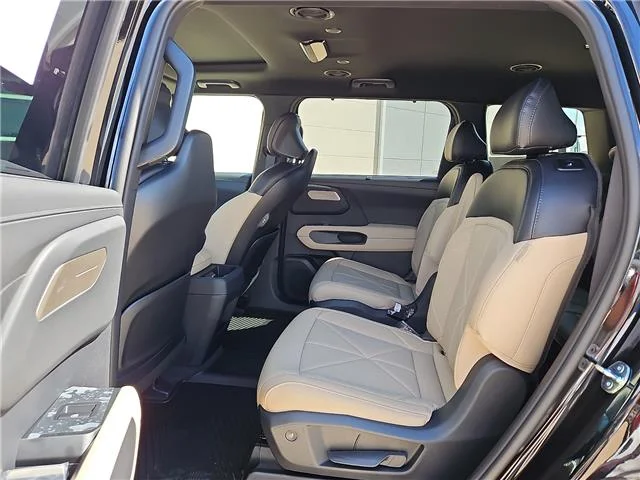 New 2027 Ebony Black KIA EX All-Wheel Drive image 9