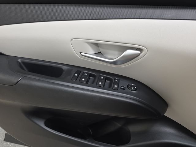 Used 2023 Silver Hyundai SEL image 28