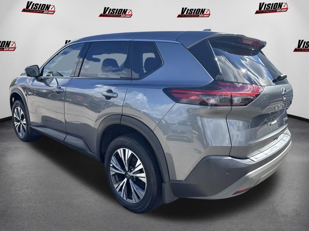 Used 2021 Gray Nissan SV image 8
